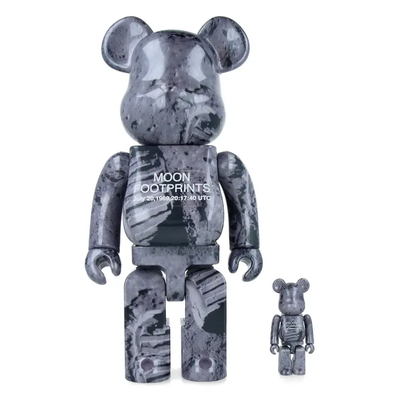 400% + 100% Bearbrick Moon Footprints