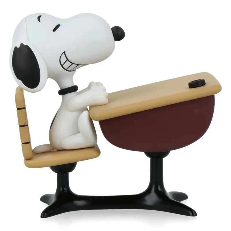Figurine UDF Peanuts Series 18 - Snoopy with Desk