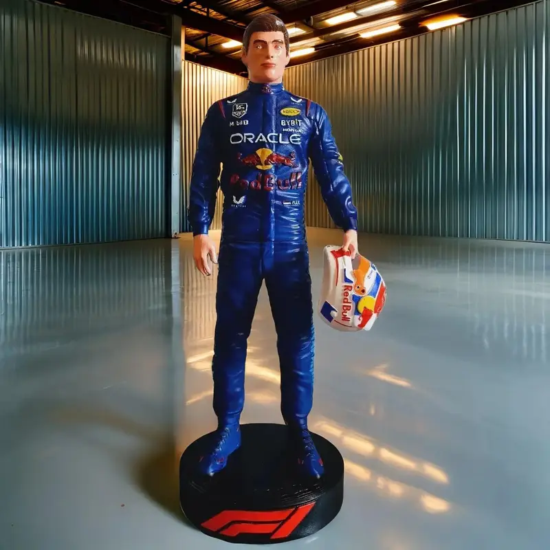 Statue 3D pilote de course style Formule 1 – Figurine peinte à la main 47 cm